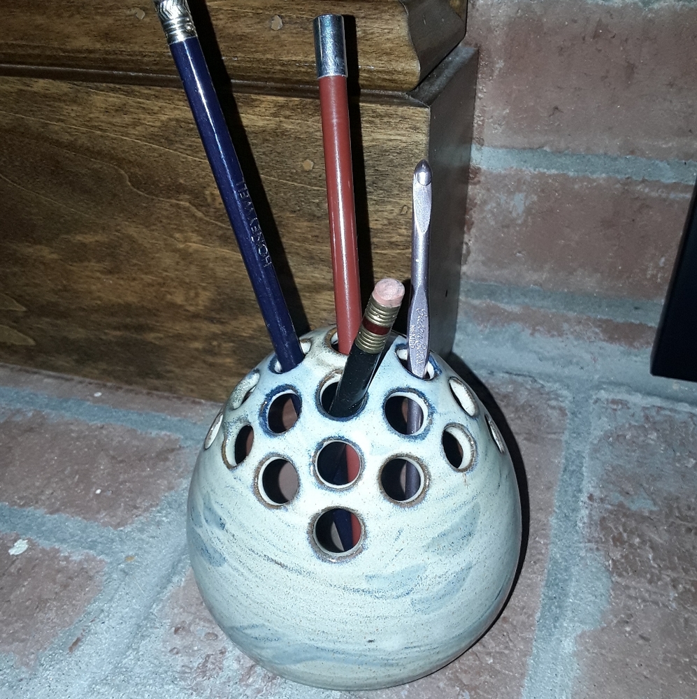 Ceramic pencil holder